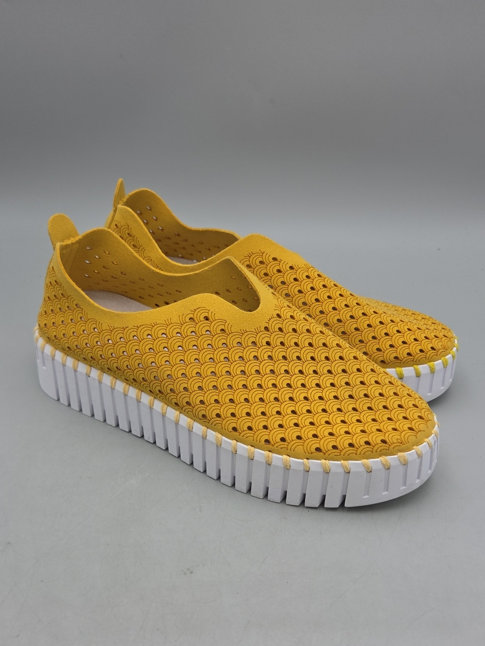 Ilse Jacobson Tulip Slip On Sneaker Yellow Women's 37 US 7